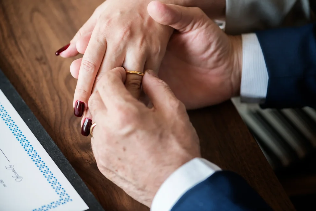 como obtener la nacionalidad española por matrimonio