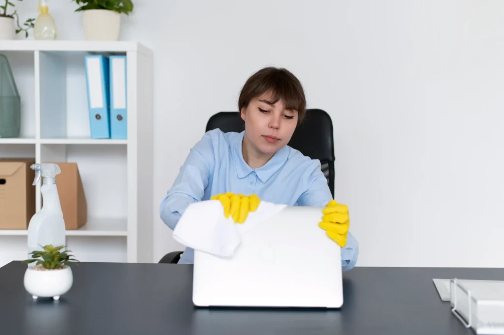 Denuncia empleada hogar sin papeles
